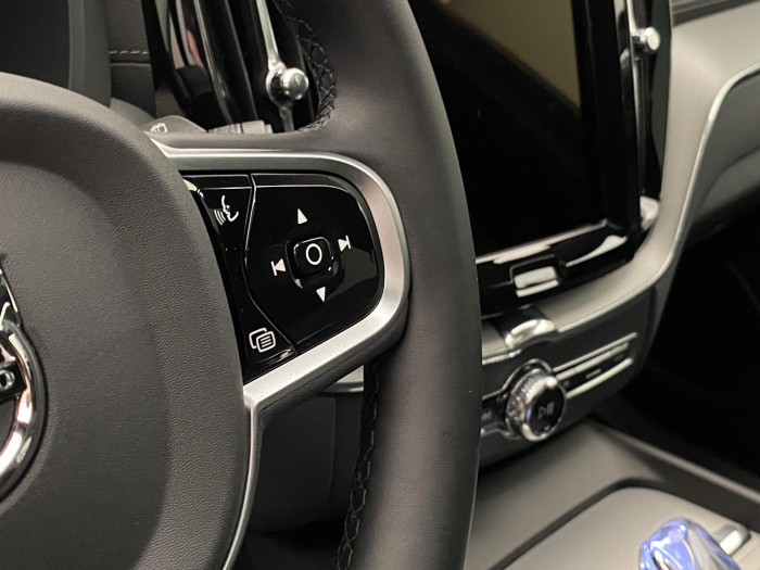 Volvo XC60 B5 AWD BLACK EDITION AUT 2.0 Edition