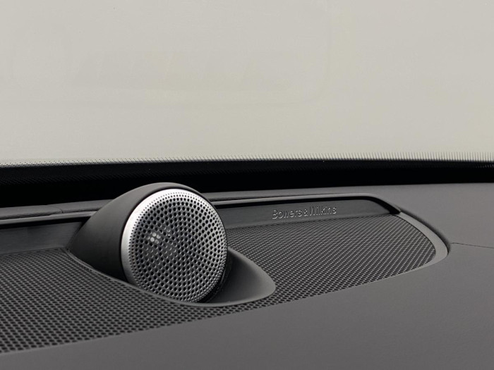 Volvo XC90 B6 AWD R-DESIGN REZERVACE