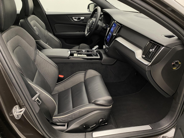 Volvo S60 T6 AWD PLUS DARK RECHARGE AUT