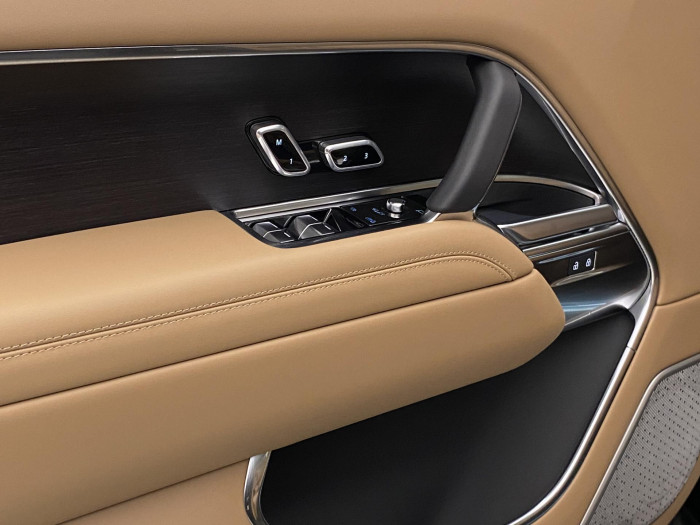 Land Rover Range Rover P530 AUTOBIOGRAPHY LWB