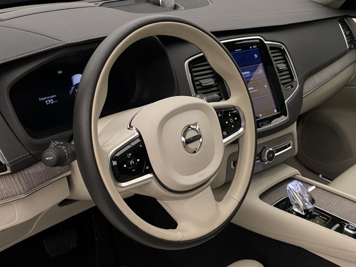 Volvo XC90 B5 AWD ULTIMATE REZERVACE