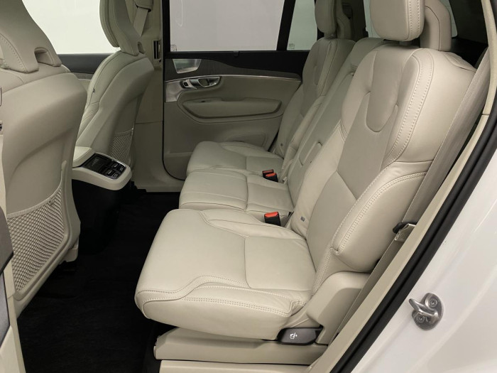 Volvo XC90 B5 AWD ULTIMATE REZERVACE