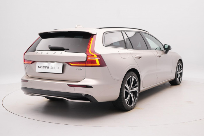 Volvo V60 T8 AWD RECHARGE REZERVACE