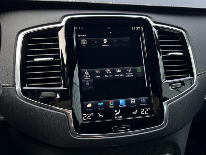 Volvo XC90 B5 AWD R-DESIGN 7MÍSTNÁ Aut
