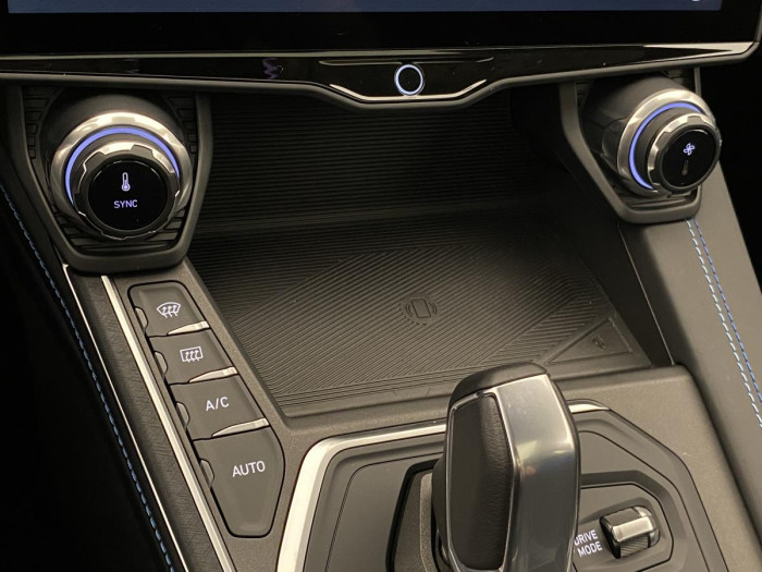 Lynk & Co 01 PHEV DCT AUT 1.maj