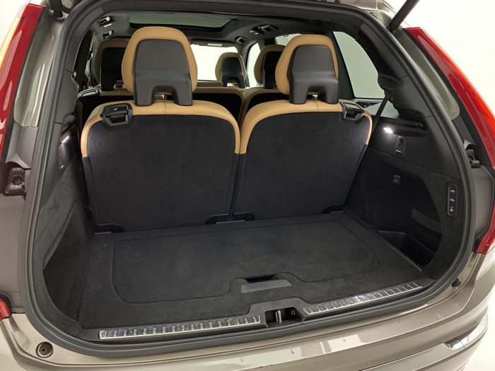 Volvo XC90 B5 AWD INSCRIPTION REZERVACE