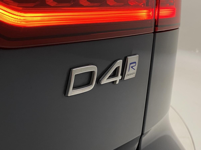 Volvo V60 D4 R-DESIGN AUT REZERVACE 2.0 d