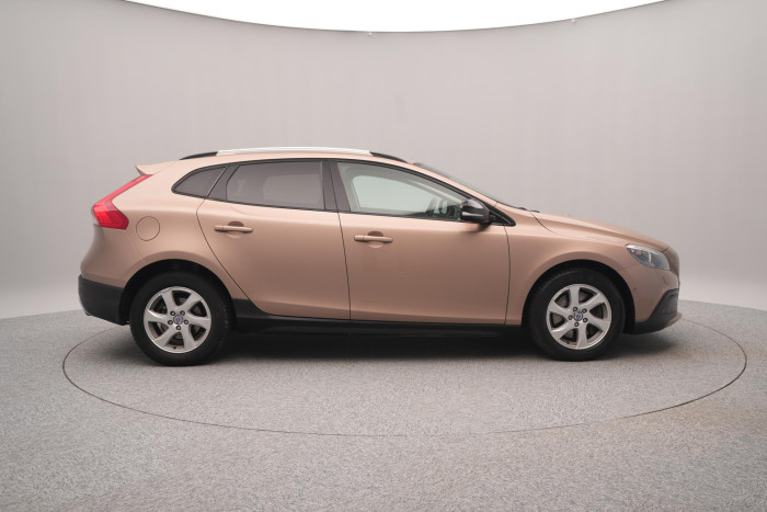 Volvo V40 CC D3 MOMENTUM AUT CZ 1.maj 2.0 d CC CC Momentum