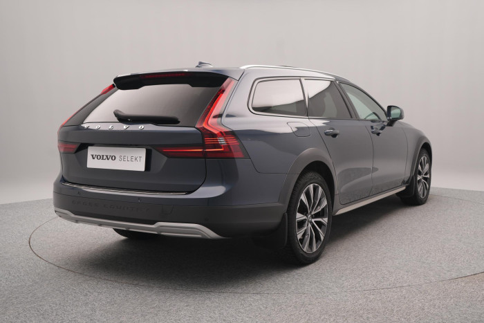 Volvo V90 CC B5 AWD PRO AUT REZERVACE 2.0 CC CC