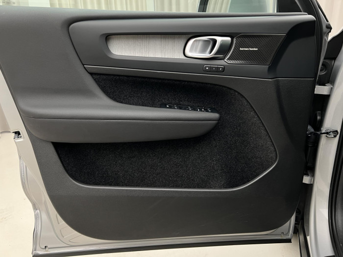 Volvo XC40 B4 PLUS BRIGHT AUT CZ