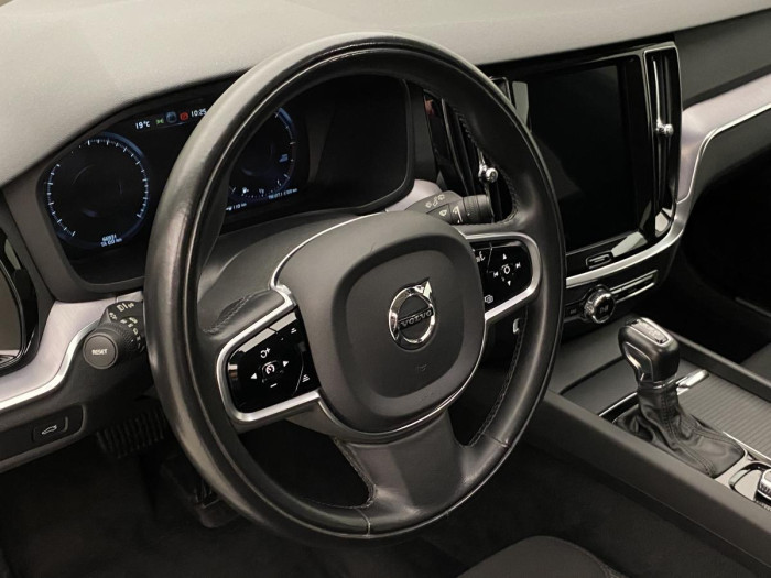 Volvo V60 D3 MOMENTUM AUT REZERVACE 2.0 d Momentum