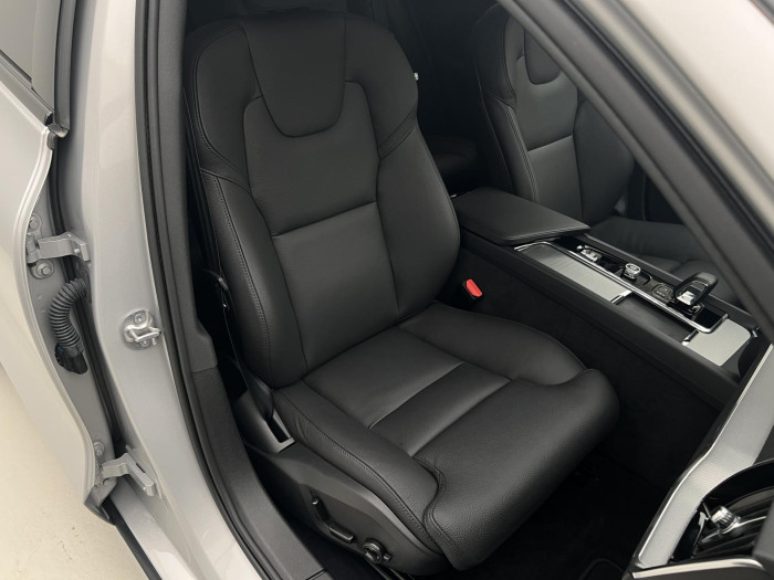Volvo V60 B4 PLUS DARK AUT 1.maj.