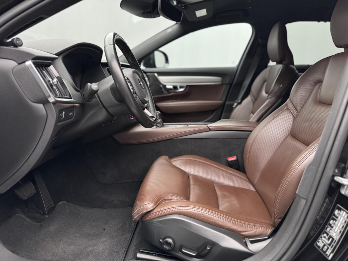 Volvo V90 CC D5 AWD PRO CZ REZERVACE 2.0 d CC CC