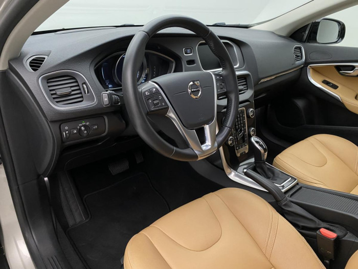 Volvo V40 CC T3 INSCRIPTION REZERVACE 1.5 CC CC