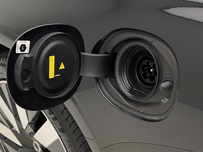 Volvo V90 T6 AWD PLUG-IN DARK ULTRA