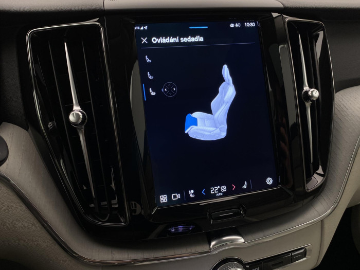 Volvo XC60 T6 AWD PLUG-IN DARK PLUS AUT