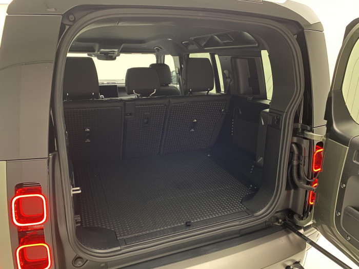 Land Rover Defender D250 X-DYNAMIC SE REZERVACE 3.0 d Dynamic SE