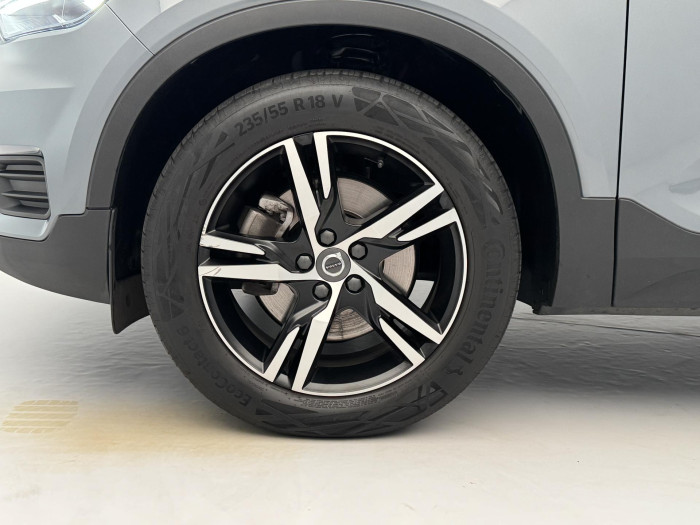 Volvo XC40 B4 AWD R-DESIGN AUT 1.maj CZ