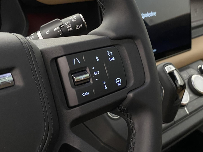 Land Rover Defender 110 D300 X AWD REZERVACE 3.0 d