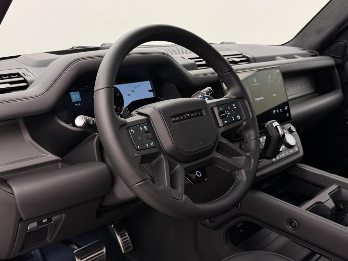 Land Rover Defender OCTA P635