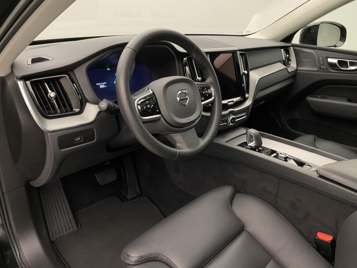 Volvo XC60 B4 AWD R-DESIGN AUT CZ