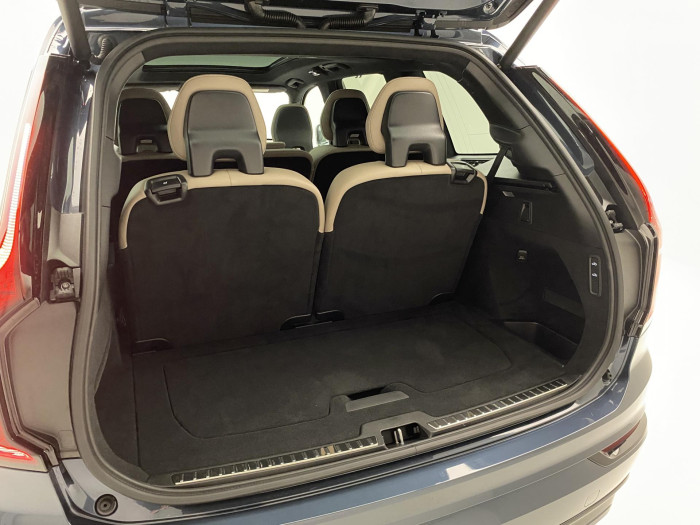 Volvo XC90 T8 AWD RECHARGE DARK ULTRA 7