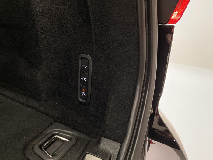 Volvo XC60 B5 AWD R-DESIGN AUT