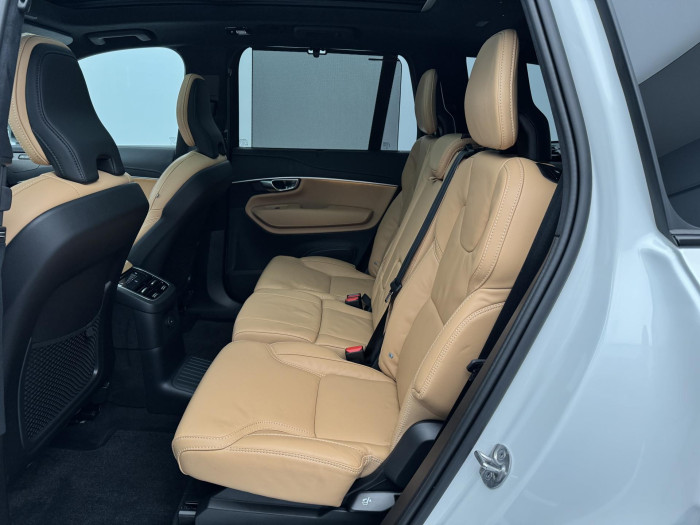 Volvo XC90 T8 AWD RECHARGE REZERVACE