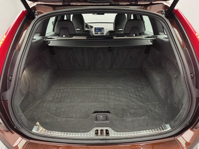 Volvo XC60 D5 AWD SUMMUM REZERVACE 2.4 d Summum