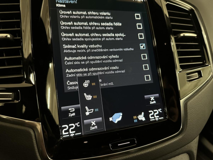 Volvo XC90 B5 AWD R-DESIGN AUT REZERVACE