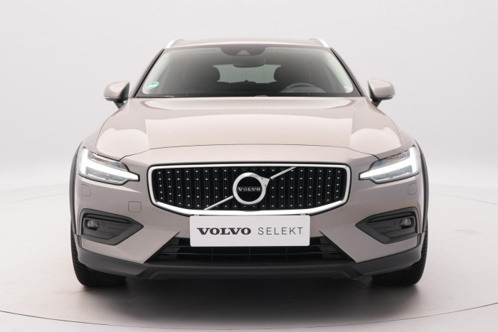 Volvo V60 CC B4 AWD PRO AUT REZERVACE 2.0 CC CC