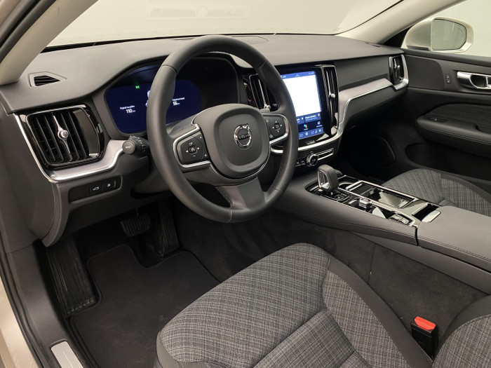 Volvo V60 T6 AWD RECHARGE CORE AUT CZ