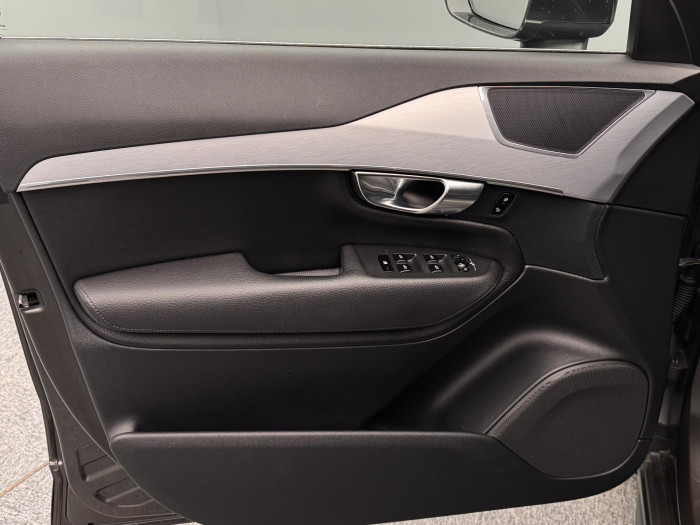 Volvo XC90 D4 AWD MOMENTUM AUT 7M 2.0 d Momentum