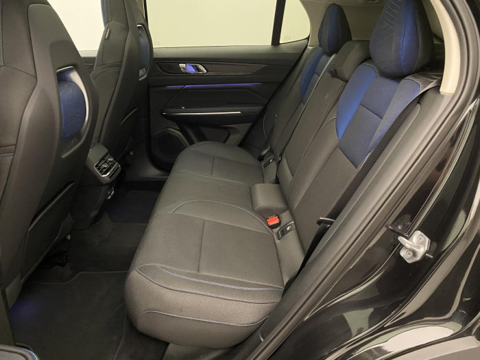 Lynk & Co 01 PHEV DCT AUT 1.maj. REZERVACE