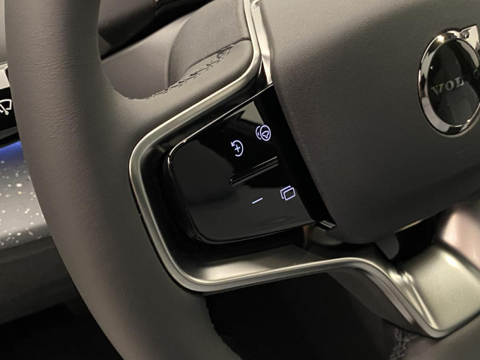Volvo EX30 PURE ELECTRIC TWIN AWD ULTRA
