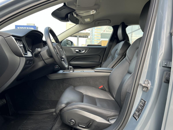 Volvo V60 CROSS COUNTRY B4 AWD Aut 1.maj