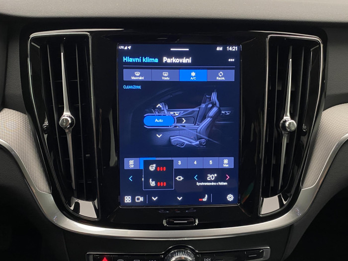 Volvo V60 B4 DARK PLUS AUT CZ