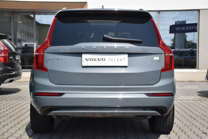 Volvo XC90 T8 AWD RECHARGE REZERVACE