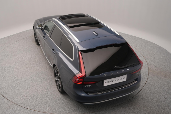 Volvo V90 B6 AWD ULTIMATE REZERVACE