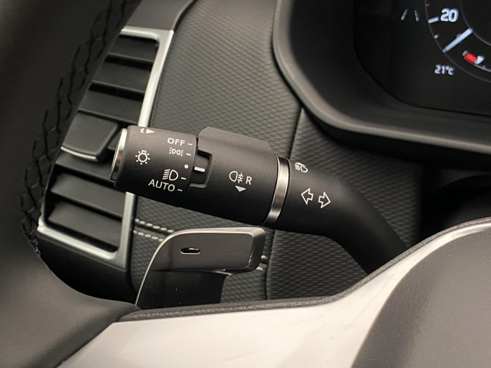 Land Rover Discovery D250 Dynamic SE REZERVACE 3.0 d Dynamic SE