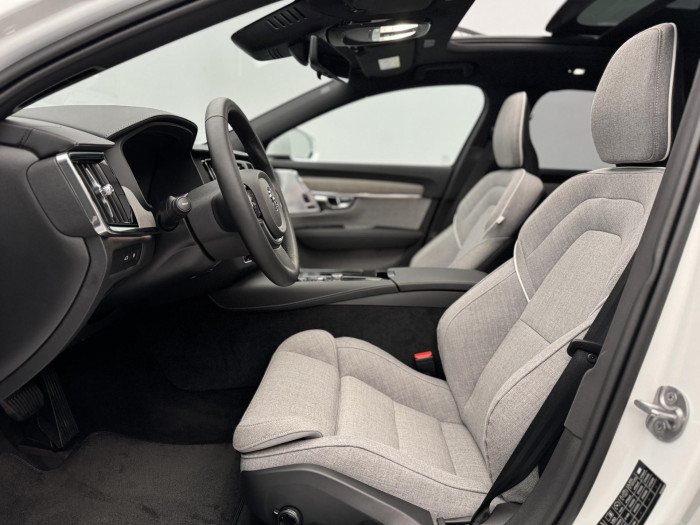 Volvo V90 T8 AWD RECHARGE ULTIMATE 1.maj