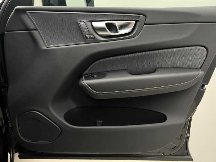 Volvo XC60 B5 AWD BLACK EDITION AUT CZ 2.0 Edition