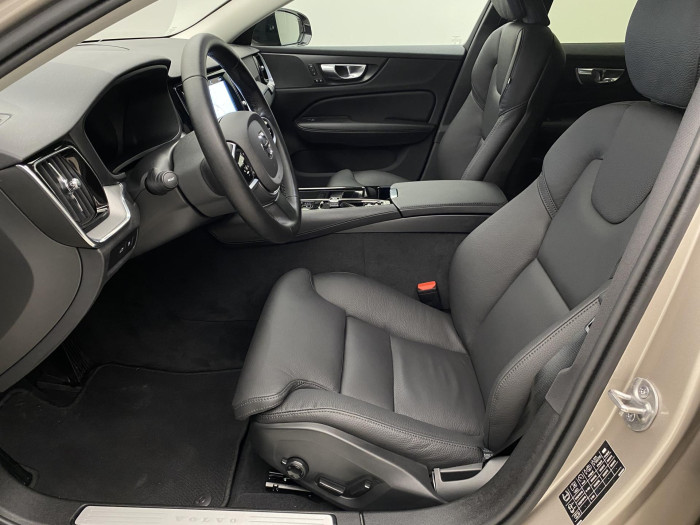 Volvo V60 T6 AWD PLUG-IN DARK PLUS CZ