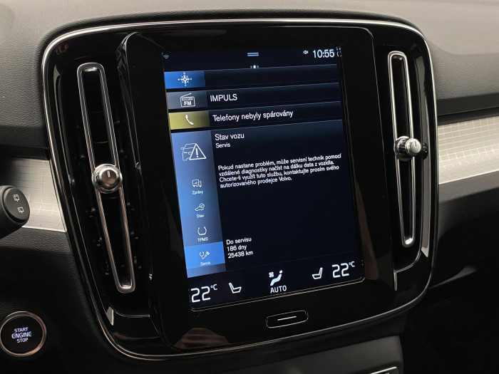 Volvo XC40 B4 AWD MOMENTUM REZERVACE 2.0 Momentum