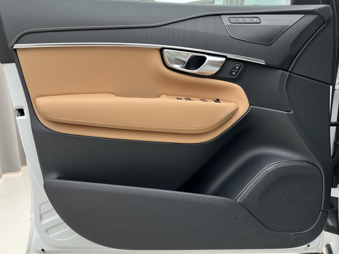 Volvo XC90 B5 AWD INSCRIPTION 7MÍST CZ