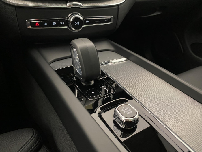 Volvo XC60 T8 AWD DARK PLUS RECHARGE AUT