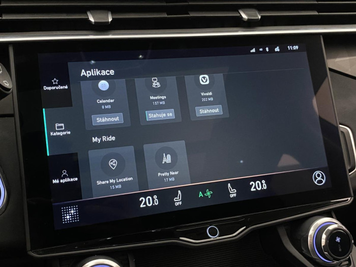 Lynk & Co 01 PHEV DCT AUT 1.maj. REZERVACE