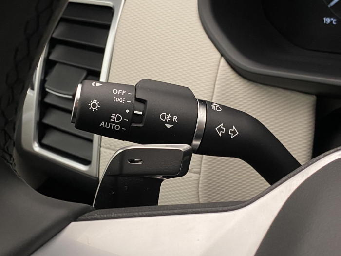 Land Rover Discovery D350 DYNAMIC SE AWD REZERVACE 3.0 d Dynamic SE