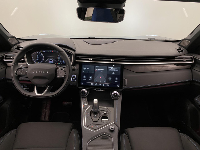 Lynk & Co 01 PHEV DCT AUT 1.maj REZERVACE