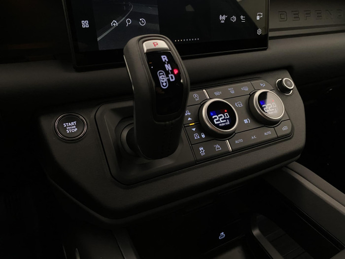 Land Rover Defender 110 D300 X-DYNAMIC SE AWD AUT 3.0 d Dynamic SE